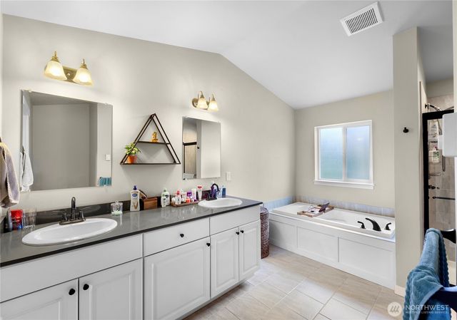 1911 SW Cooper Way, Oak Harbor, WA 98277