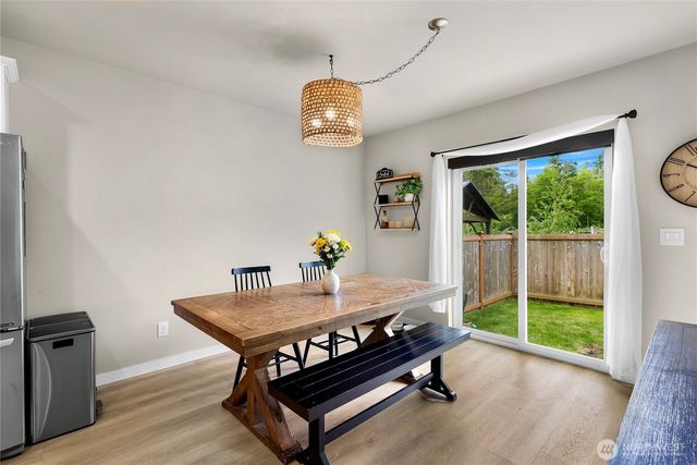 1911 SW Cooper Way, Oak Harbor, WA 98277