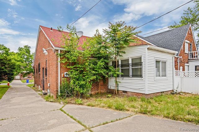 13084 Corbett Street, Detroit, MI 48213