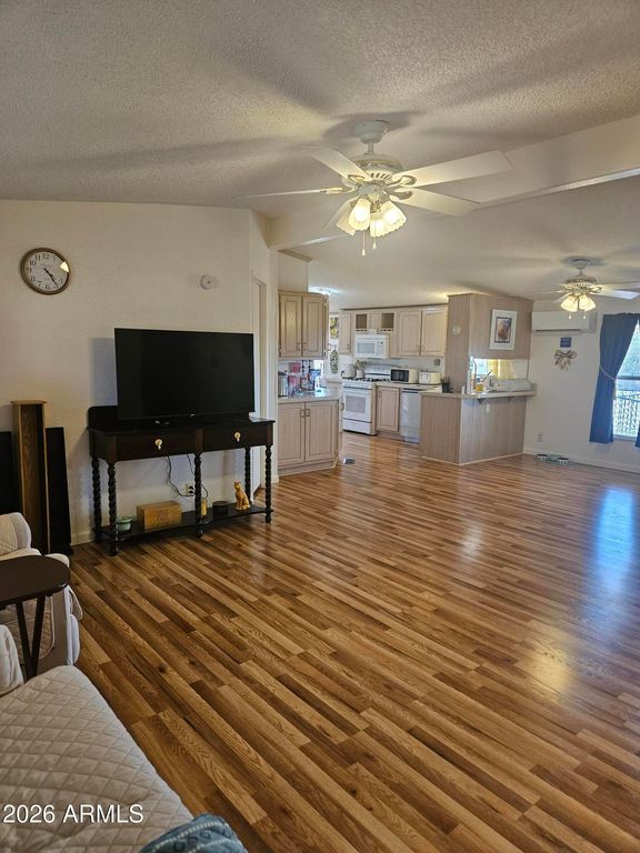 Image 10 of property listing at 708 S Shallow Brook Loop, Sierra Vista, AZ 85635