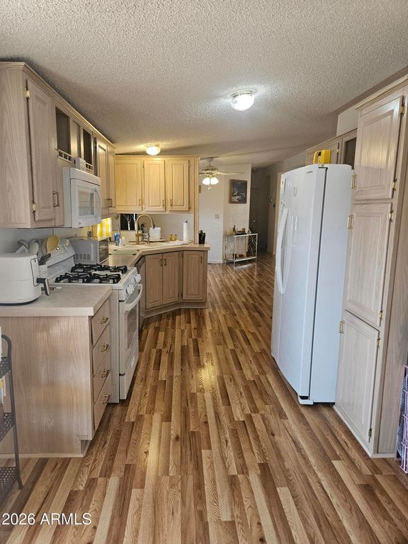 Image 12 of property listing at 708 S Shallow Brook Loop, Sierra Vista, AZ 85635