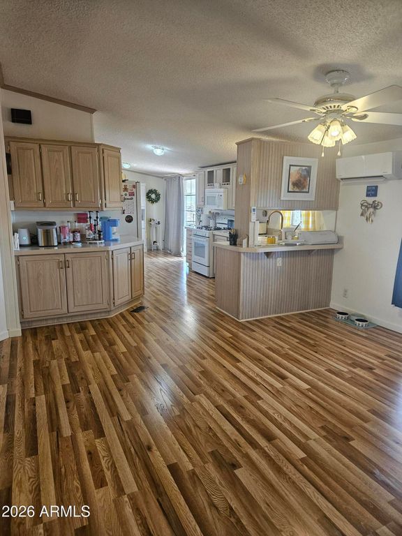 Image 13 of property listing at 708 S Shallow Brook Loop, Sierra Vista, AZ 85635
