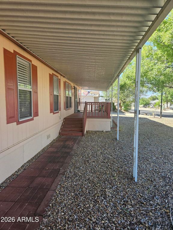 Image 2 of property listing at 708 S Shallow Brook Loop, Sierra Vista, AZ 85635