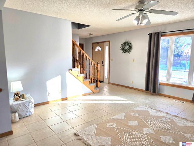 3036 Laredo Drive, Lincoln, NE 68516