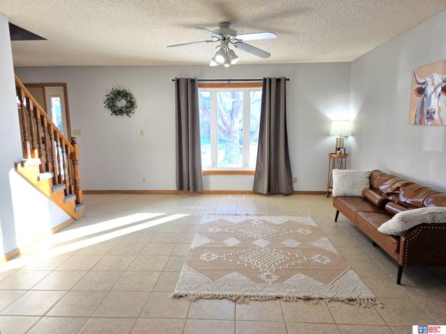 3036 Laredo Drive, Lincoln, NE 68516