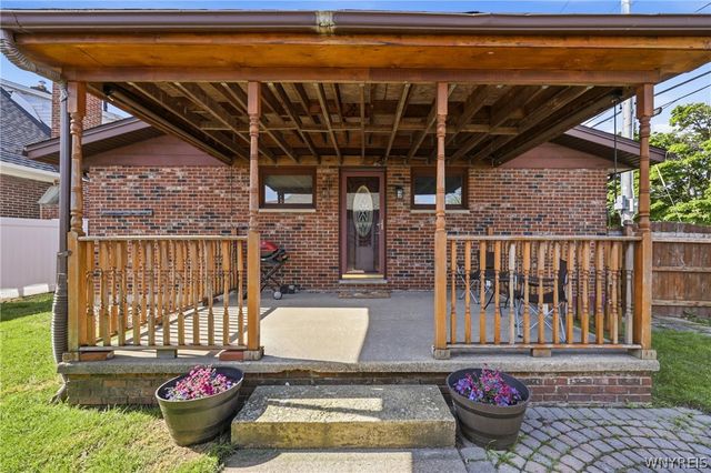 2702 Forest Avenue, Niagara Falls, NY 14301
