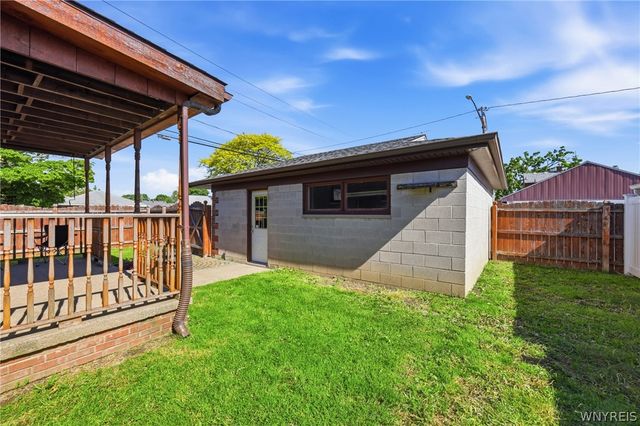 2702 Forest Avenue, Niagara Falls, NY 14301