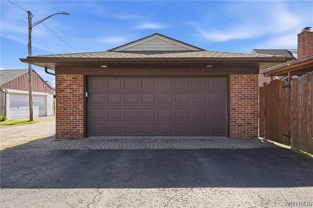 2702 Forest Avenue, Niagara Falls, NY 14301