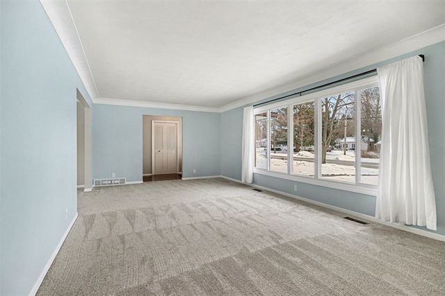 305 E 3rd Street, Lawton, MI 49065