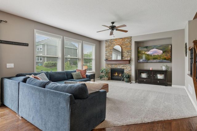 4418 Ashton Curve, Woodbury, MN 55129
