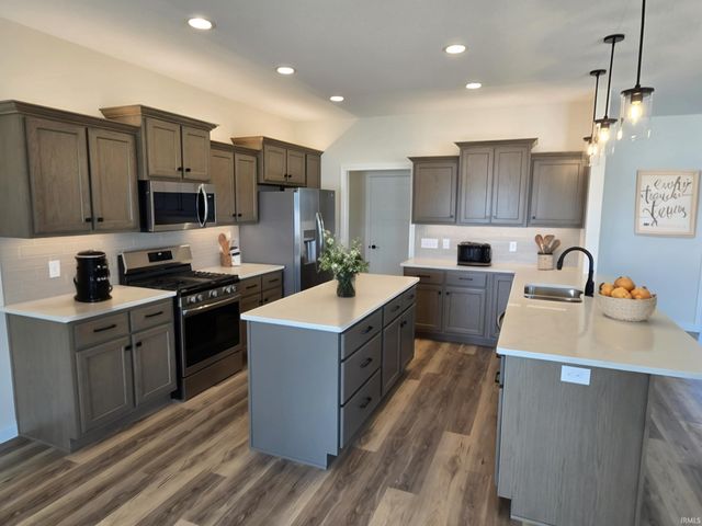 5253 Fair Creek Run, Fort Wayne, IN 46818