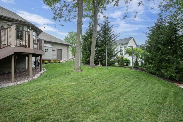 621 GLENVIEW AVENUE, Combined Locks, WI 54113