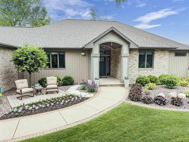 621 GLENVIEW AVENUE, Combined Locks, WI 54113