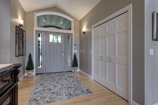 621 GLENVIEW AVENUE, Combined Locks, WI 54113