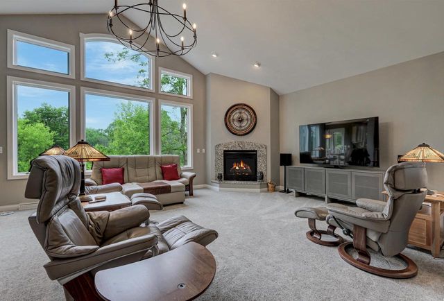 621 GLENVIEW AVENUE, Combined Locks, WI 54113