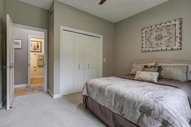621 GLENVIEW AVENUE, Combined Locks, WI 54113