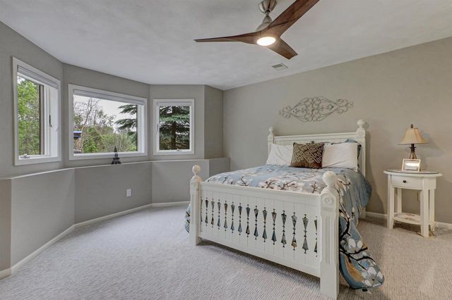621 GLENVIEW AVENUE, Combined Locks, WI 54113