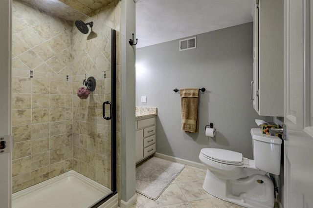 621 GLENVIEW AVENUE, Combined Locks, WI 54113