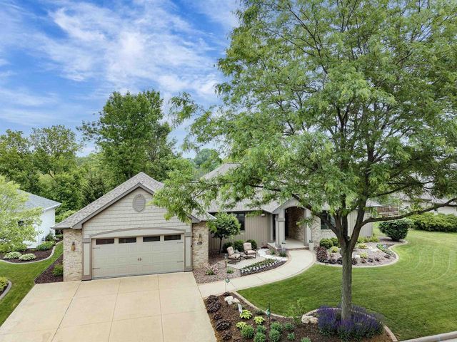 621 GLENVIEW AVENUE, Combined Locks, WI 54113
