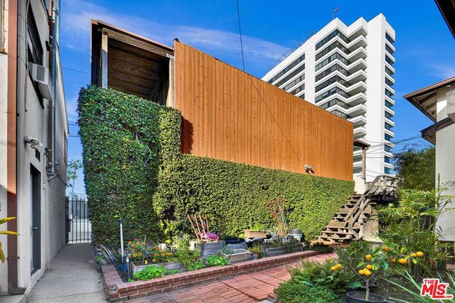 10357 Ashton Avenue, Los Angeles, CA 90024