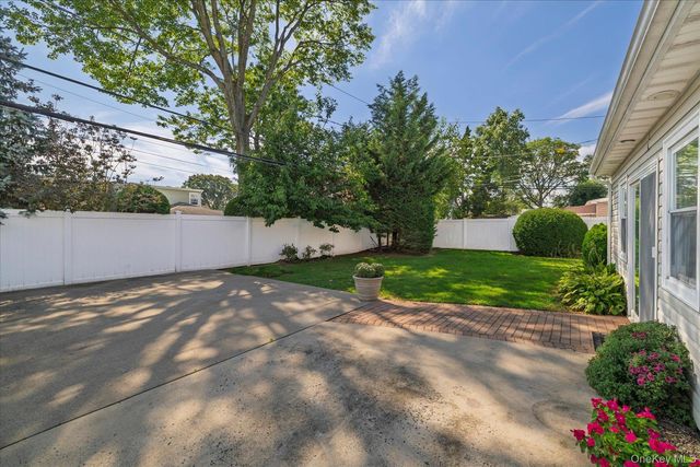 729 Arcadian Avenue, Valley Stream, NY 11580
