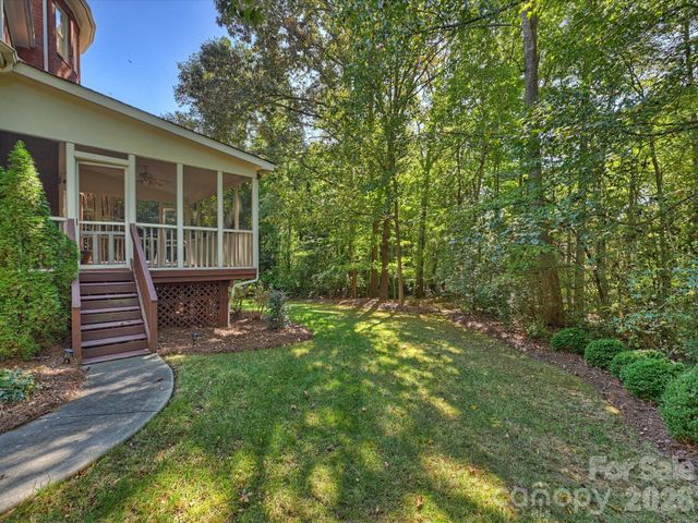 7705 Stonehaven Drive, Waxhaw, NC 28173