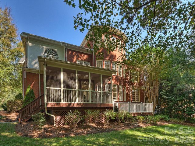 7705 Stonehaven Drive, Waxhaw, NC 28173