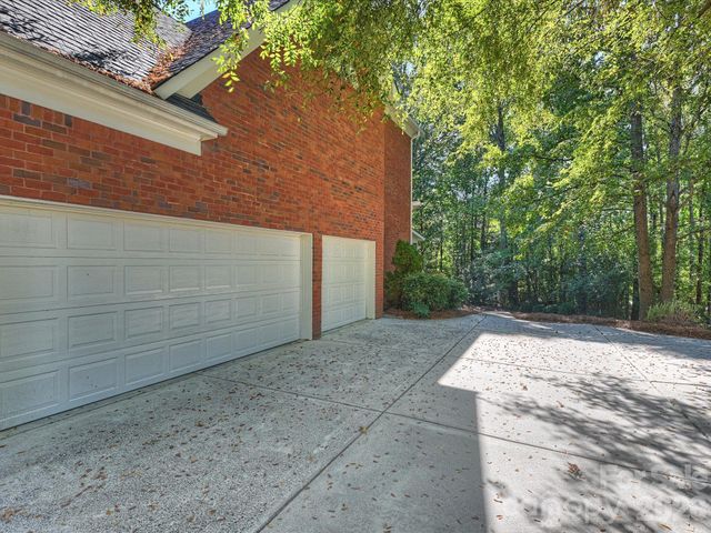 7705 Stonehaven Drive, Waxhaw, NC 28173