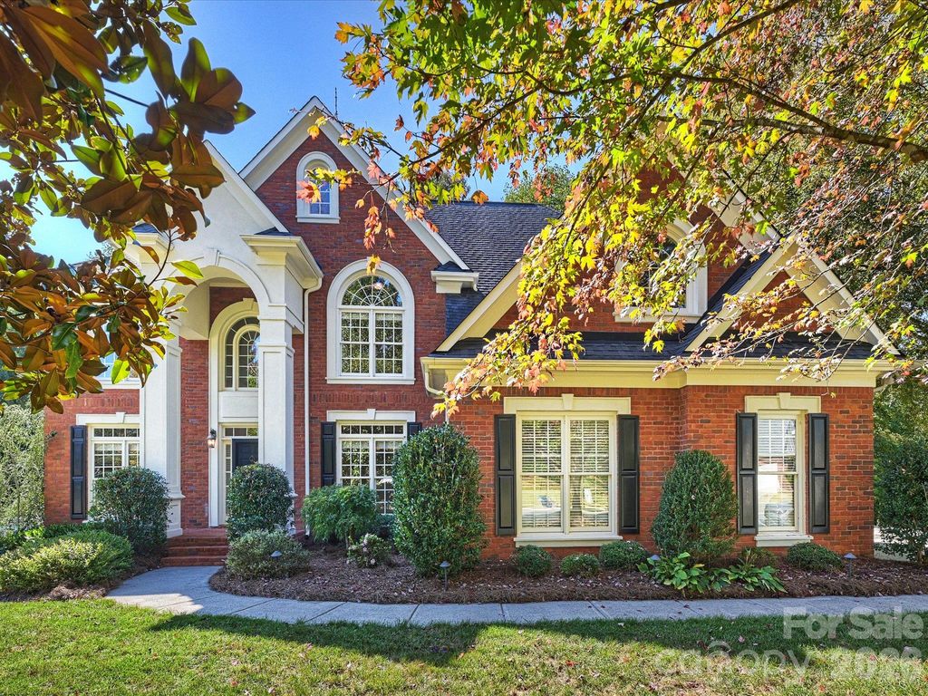 7705 Stonehaven Drive, Waxhaw, NC 28173