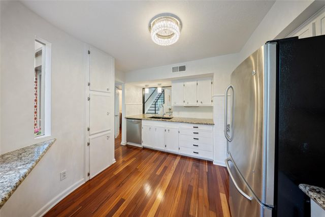 6563 Bayou Glen Road, Houston, TX 77057