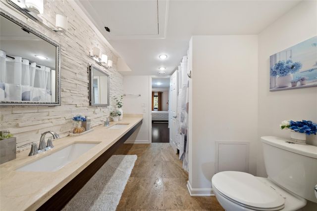 6563 Bayou Glen Road, Houston, TX 77057