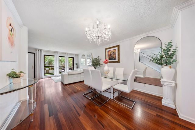 6563 Bayou Glen Road, Houston, TX 77057