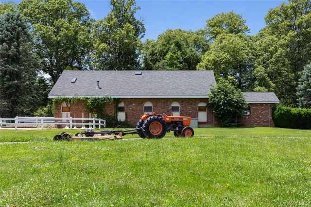 97 A Pound Hollow Road, Old Brookville, NY 11545