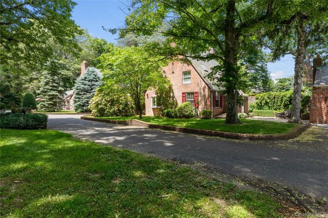 97 A Pound Hollow Road, Old Brookville, NY 11545