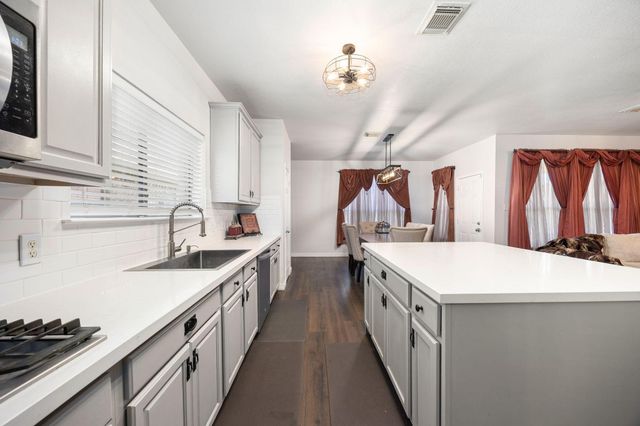 3210 Legends Creek Drive, Spring, TX 77386