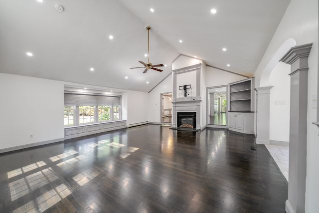 485 E Broadway, Haverhill, MA 01830