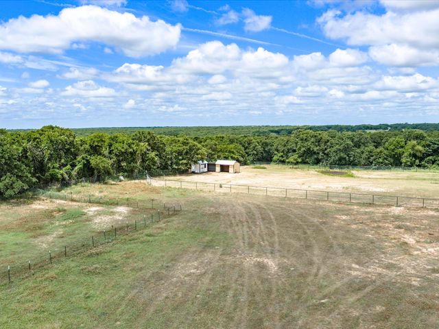 828 Wilson Road, Perrin, TX 76486