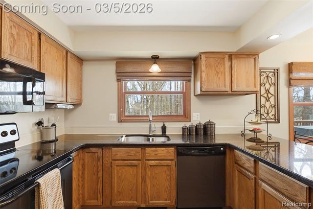 15948 Park Lane, Northville, MI 48168