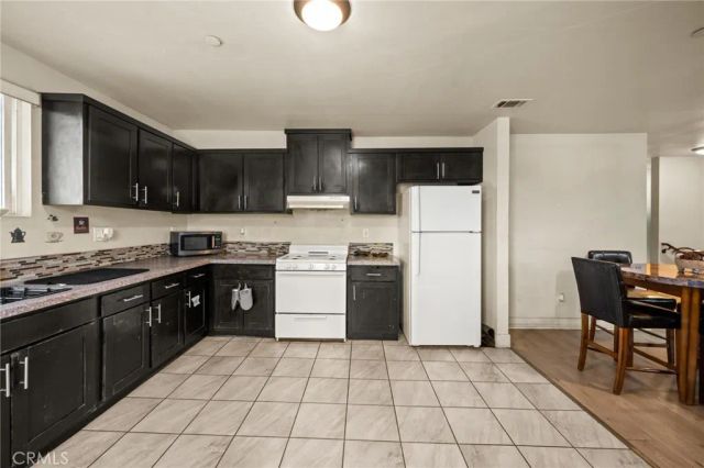 152 W 111th Place, Los Angeles, CA 90061