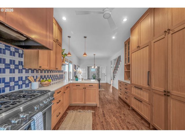 1017 Ne SKIDMORE St, Portland, OR 97211