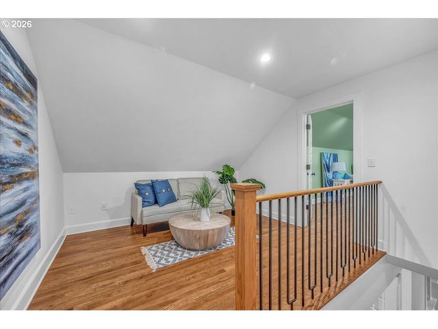 1017 Ne SKIDMORE St, Portland, OR 97211