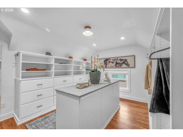 1017 Ne SKIDMORE St, Portland, OR 97211