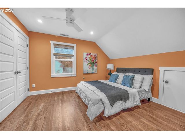 1017 Ne SKIDMORE St, Portland, OR 97211