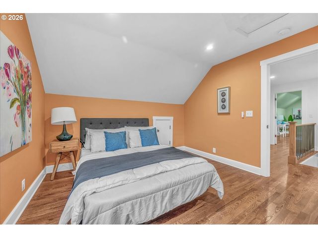 1017 Ne SKIDMORE St, Portland, OR 97211