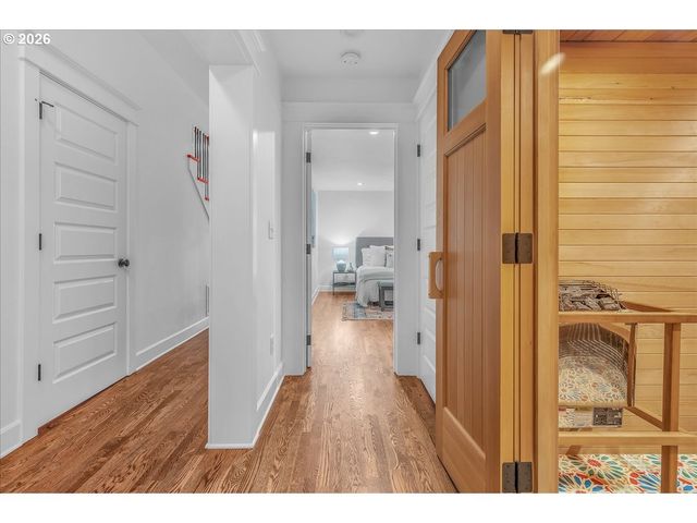 1017 Ne SKIDMORE St, Portland, OR 97211