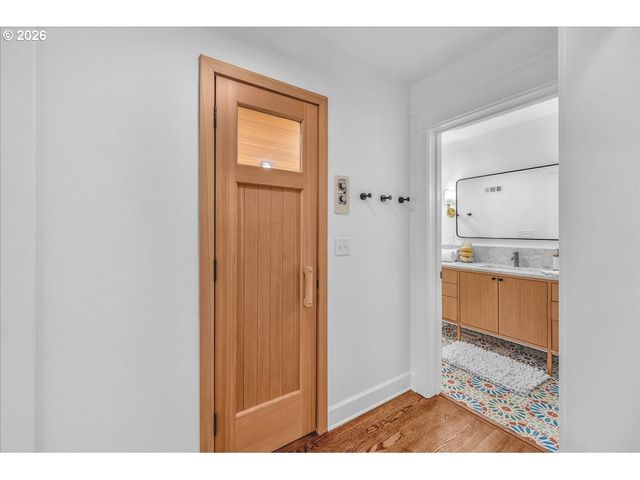 1017 Ne SKIDMORE St, Portland, OR 97211