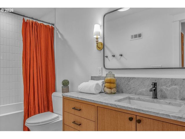 1017 Ne SKIDMORE St, Portland, OR 97211