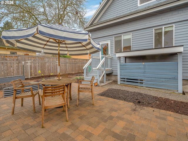 1017 Ne SKIDMORE St, Portland, OR 97211