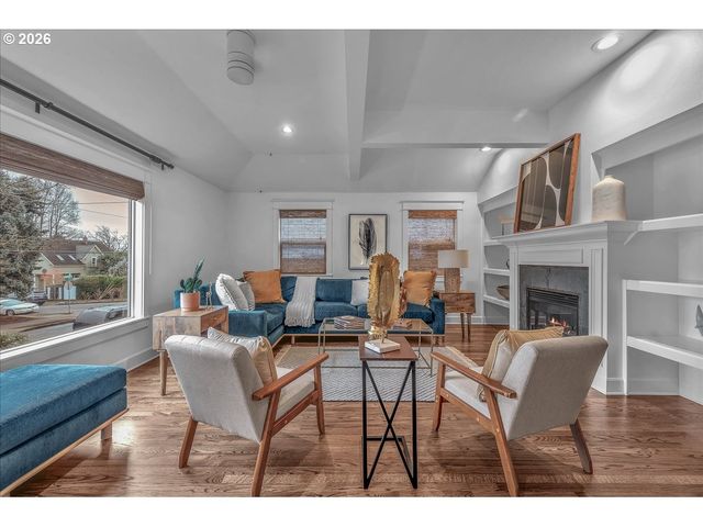 1017 Ne SKIDMORE St, Portland, OR 97211