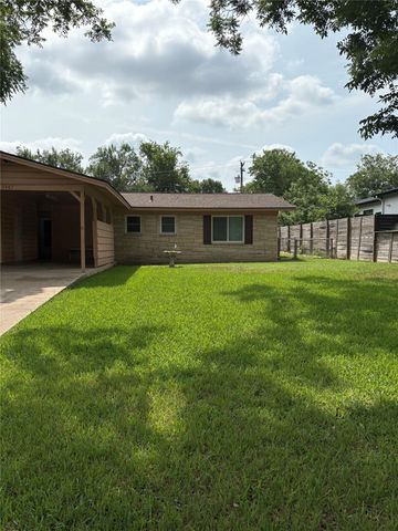 5907 Eureka DR, Austin, TX 78745